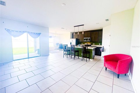 Casa en venta en Haines City, Florida, 4 dormitorios, 169.08 m2 № 2381273 - foto 9