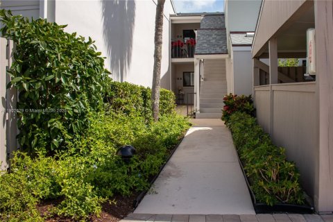 Condo in Vero Beach, Florida, 2 bedrooms  № 2059917 - photo 2