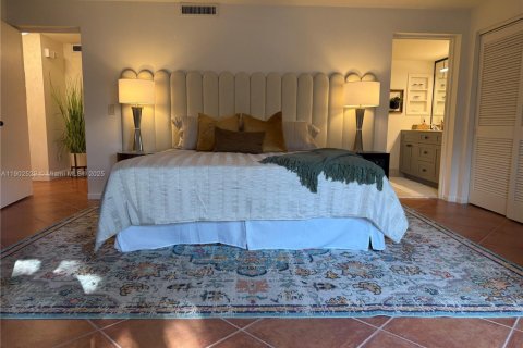 Condo in Vero Beach, Florida, 2 bedrooms  № 2059917 - photo 23