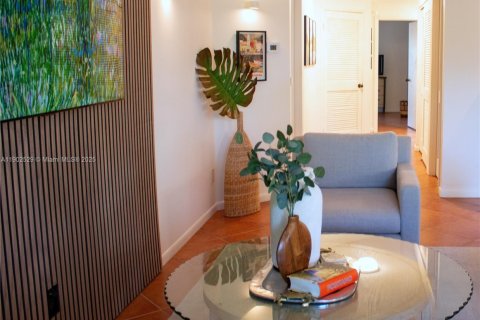 Condo in Vero Beach, Florida, 2 bedrooms  № 2059917 - photo 7