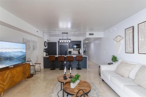Condominio en venta en Hallandale Beach, Florida, 1 dormitorio, 78.41 m2 № 1702433 - foto 14