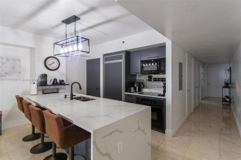 Condominio en venta en Hallandale Beach, Florida, 1 dormitorio, 78.41 m2 № 1702433 - foto 5