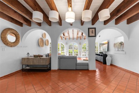 House in Miami, Florida 4 bedrooms, 269.23 sq.m. № 2042398 - photo 12