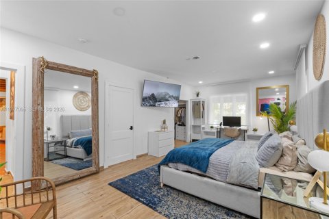 House in Miami, Florida 4 bedrooms, 269.23 sq.m. № 2042398 - photo 25