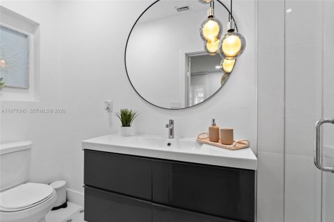 House in Miami, Florida 4 bedrooms, 269.23 sq.m. № 2042398 - photo 29