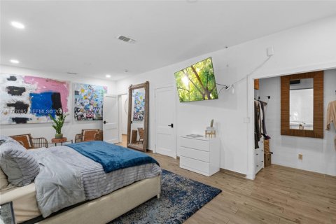 House in Miami, Florida 4 bedrooms, 269.23 sq.m. № 2042398 - photo 26