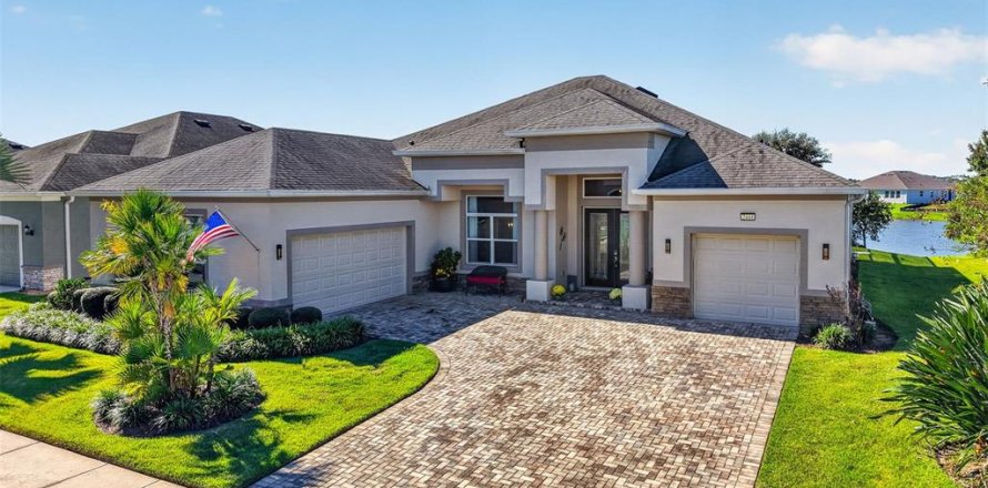 Villa ou maison à Mount Dora, Floride 3 chambres, 241.64 m2 № 2418474