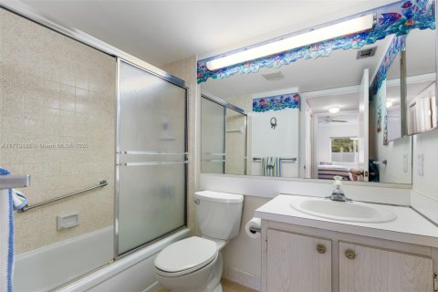 Condo in Greenacres, Florida, 2 bedrooms  № 1860919 - photo 20
