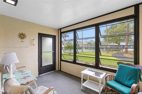 Condo in Greenacres, Florida, 2 bedrooms  № 1860919 - photo 21