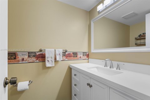 Condo in Greenacres, Florida, 2 bedrooms  № 1860919 - photo 19