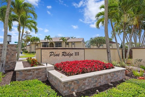 Condo in Greenacres, Florida, 2 bedrooms  № 1860919 - photo 1