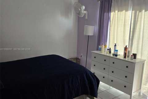 Condo in Miami, Florida, 2 bedrooms  № 1995581 - photo 6