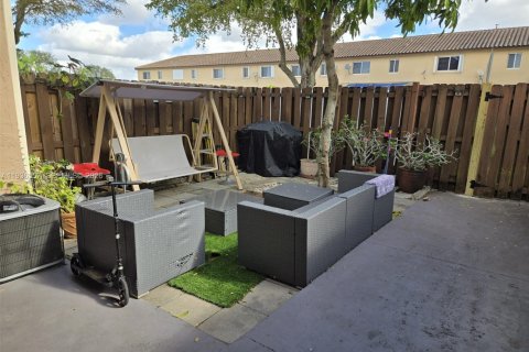 Condo in Miami, Florida, 2 bedrooms № 1995581