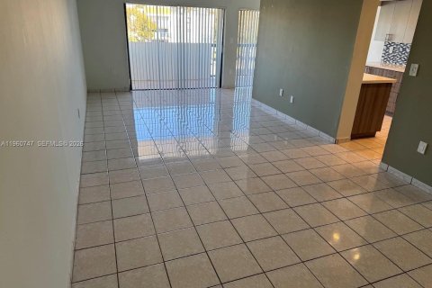 Купить кондоминиум в Майами, Флорида 2 спальни, 108.7м2, № 2024600 - фото 4