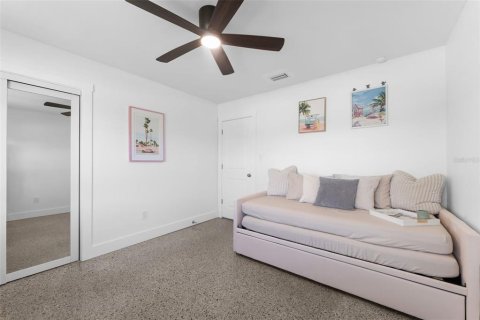 House in Tampa, Florida 3 bedrooms, 157.47 sq.m. № 2142226 - photo 23