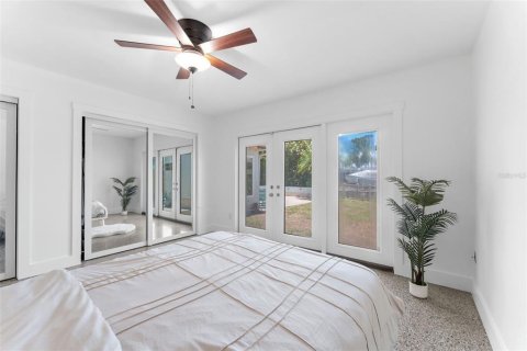 House in Tampa, Florida 3 bedrooms, 157.47 sq.m. № 2142226 - photo 17