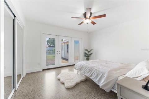House in Tampa, Florida 3 bedrooms, 157.47 sq.m. № 2142226 - photo 16