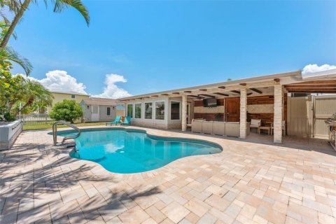 House in Tampa, Florida 3 bedrooms, 157.47 sq.m. № 2142226 - photo 30