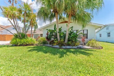 House in Tampa, Florida 3 bedrooms, 157.47 sq.m. № 2142226 - photo 4
