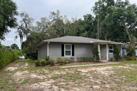 House in Keystone Heights, Florida 2 bedrooms, 111.48 sq.m. № 1772899 - photo 1