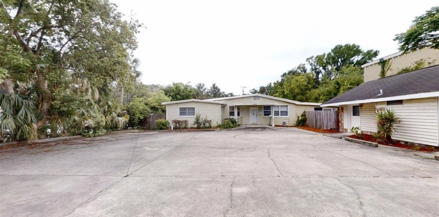 Commercial property in Ocala, Florida 360.18 sq.m. № 2213743