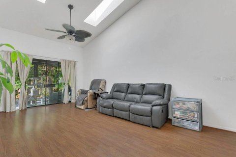 Copropriété à vendre à Orlando, Floride: 2 chambres, 97.92 m2 № 1757669 - photo 11