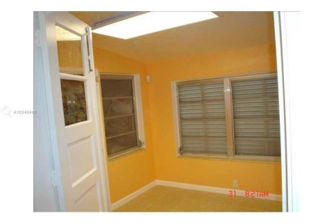 Villa ou maison à vendre à Surfside, Floride: 5 chambres, 269.42 m2 № 2326662 - photo 13