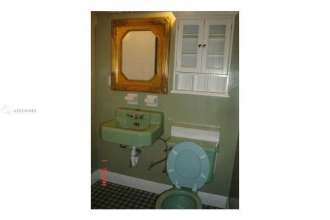 Villa ou maison à vendre à Surfside, Floride: 5 chambres, 269.42 m2 № 2326662 - photo 9