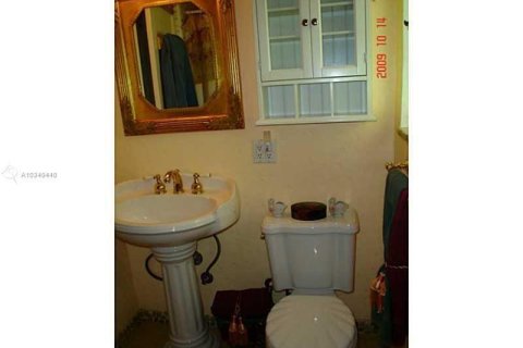 Villa ou maison à vendre à Surfside, Floride: 5 chambres, 269.42 m2 № 2326662 - photo 25