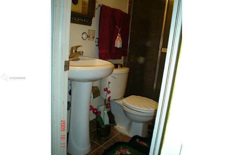 Villa ou maison à vendre à Surfside, Floride: 5 chambres, 269.42 m2 № 2326662 - photo 26