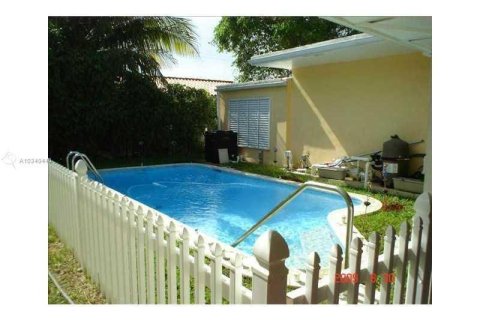 Villa ou maison à vendre à Surfside, Floride: 5 chambres, 269.42 m2 № 2326662 - photo 20