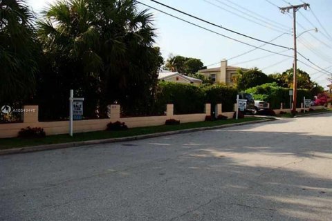 Villa ou maison à vendre à Surfside, Floride: 5 chambres, 269.42 m2 № 2326662 - photo 23