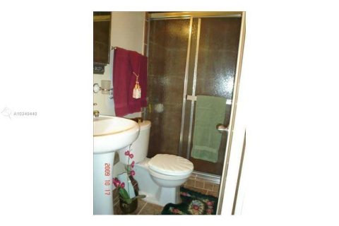 Villa ou maison à vendre à Surfside, Floride: 5 chambres, 269.42 m2 № 2326662 - photo 8