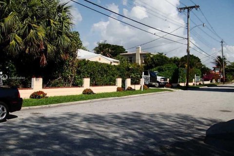 Villa ou maison à vendre à Surfside, Floride: 5 chambres, 269.42 m2 № 2326662 - photo 28