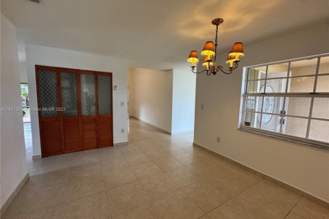 Купить виллу или дом в Майами, Флорида 3 спальни, 147.62м2, № 1976100 - фото 7