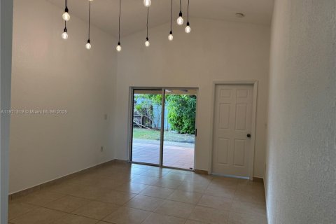 Купить виллу или дом в Майами, Флорида 3 спальни, 147.62м2, № 1976100 - фото 6