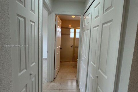 Купить виллу или дом в Майами, Флорида 3 спальни, 147.62м2, № 1976100 - фото 26