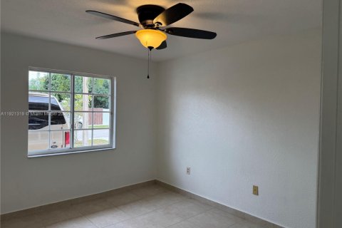 Купить виллу или дом в Майами, Флорида 3 спальни, 147.62м2, № 1976100 - фото 22