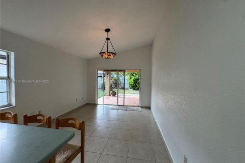 Купить виллу или дом в Майами, Флорида 3 спальни, 147.62м2, № 1976100 - фото 19