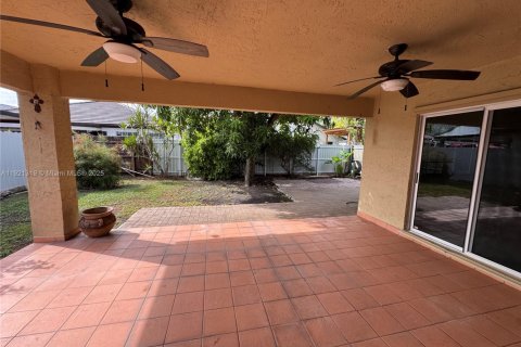 Купить виллу или дом в Майами, Флорида 3 спальни, 147.62м2, № 1976100 - фото 28