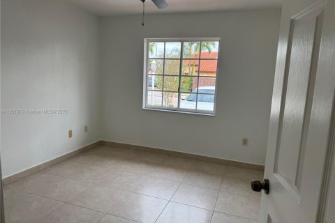 Купить виллу или дом в Майами, Флорида 3 спальни, 147.62м2, № 1976100 - фото 21