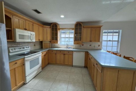 Купить виллу или дом в Майами, Флорида 3 спальни, 147.62м2, № 1976100 - фото 14