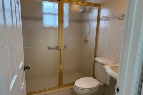 Купить виллу или дом в Майами, Флорида 3 спальни, 147.62м2, № 1976100 - фото 11