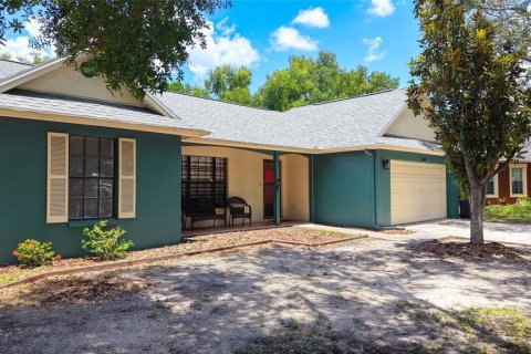 House in Brandon, Florida 4 bedrooms, 183.2 sq.m. № 2206470 - photo 6