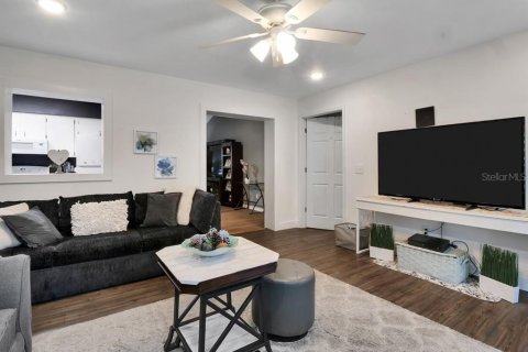 House in Brandon, Florida 4 bedrooms, 183.2 sq.m. № 2206470 - photo 20