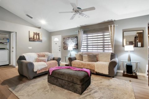 House in Brandon, Florida 4 bedrooms, 183.2 sq.m. № 2206470 - photo 11