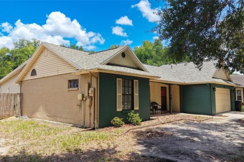 House in Brandon, Florida 4 bedrooms, 183.2 sq.m. № 2206470 - photo 5