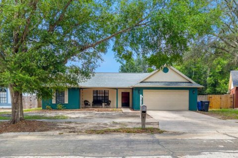 House in Brandon, Florida 4 bedrooms, 183.2 sq.m. № 2206470