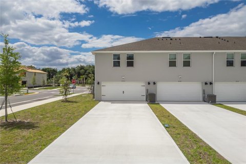 Adosado en venta en Kissimmee, Florida, 3 dormitorios, 130.81 m2 № 2166552 - foto 2
