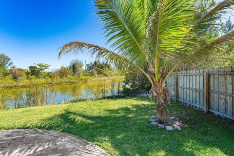 Villa ou maison à louer à West Palm Beach, Floride: 3 chambres, 133.13 m2 № 2272292 - photo 26